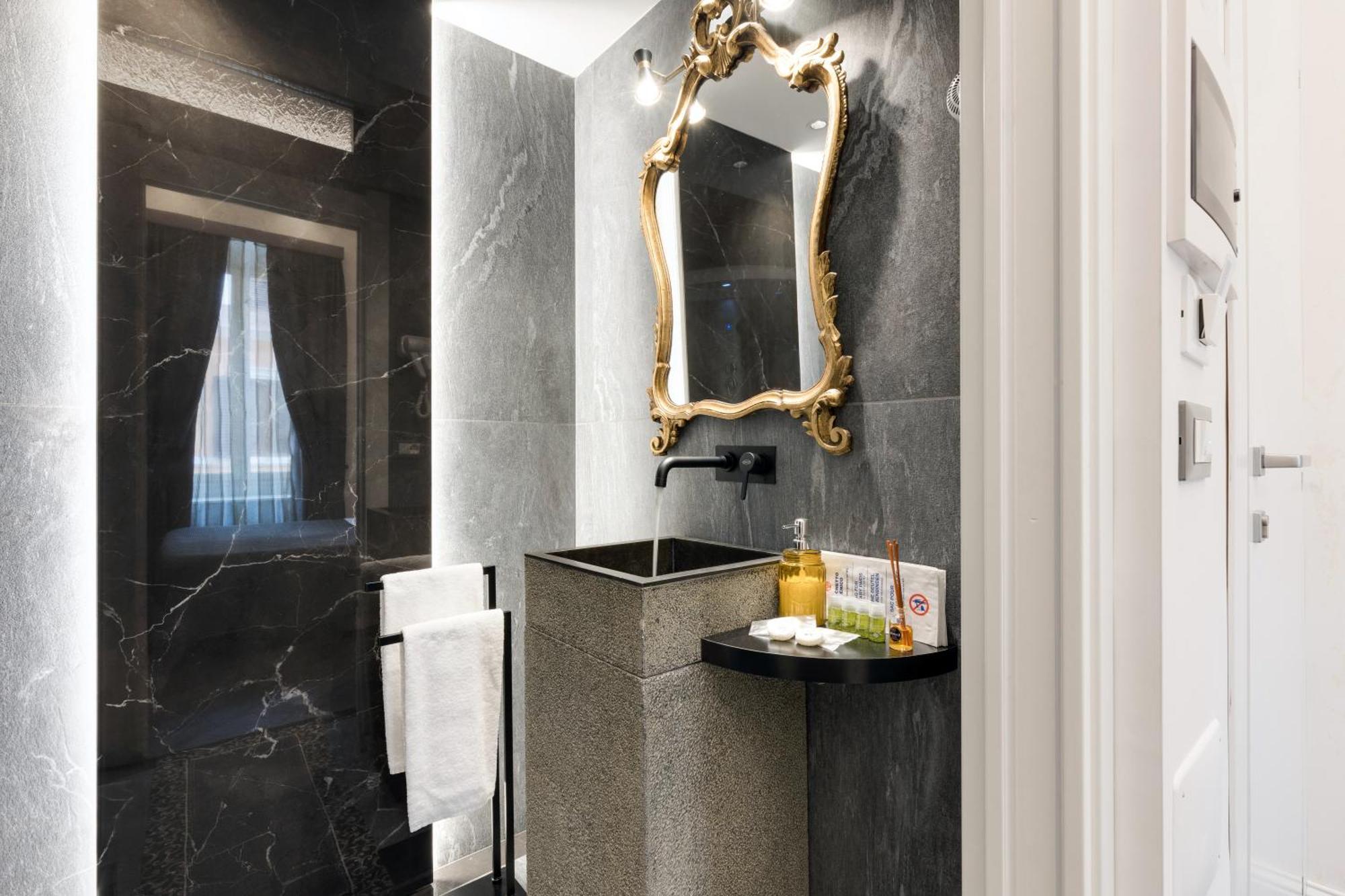 Antiqua Domus Hotel Рим Екстериор снимка